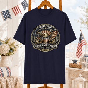 Kvartsmillennium 1776-2026 Patriotisk örn T-shirt | 250:e vintage Americana-märke