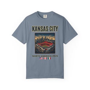 Kansas City Fußball-Shirt, Nordamerika 2026 Reise-T-Shirt, Football City Grafik-Shirt, Spieltag Fan T-Shirt, Retro Stadion T-Shirt Bild 15