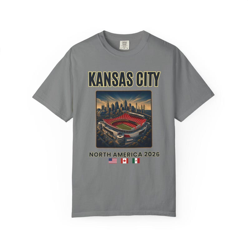 Kansas City Fußball-Shirt, Nordamerika 2026 Reise-T-Shirt, Football City Grafik-Shirt, Spieltag Fan T-Shirt, Retro Stadion T-Shirt Bild 10
