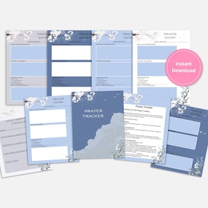 Op de afbeelding: Een verzameling afdrukbare gebedsdagboekpagina's in blauw en wit, met bloemaccenten en de tekst "Prayer Entry" en "Prayer Tracker". Een roze cirkel met "Instant Download" is ook zichtbaar.
