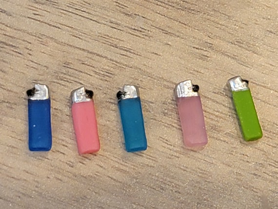 Miniature Cigarette Lighter - 1/2