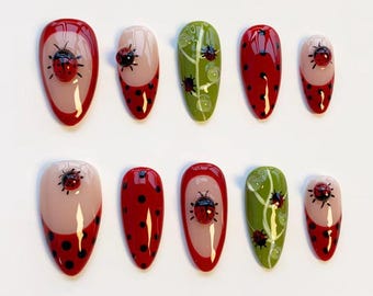 Unghie a forma di coccinella carine/unghie finte lunghe a mandorla/unghie Kawaii/unghie a pois neri/unghie francesi rosse/unghie a foglia/unghie per tutti i giorni/unghie personalizzate