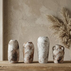 Luxury Vintage Ceramic Vase Handmade Oriental Style Pottery Flower Vase Table Centerpiece Home Decor Elegant Traditional Art Piece