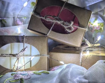 Pastillas de cera de soja perfumadas, vertidas a mano.