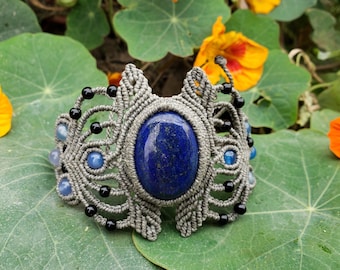 Macrame bracelet" Natural lapis lazuli stone.v