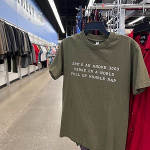 Ze is een Andre 3000-vers in een wereld vol mompelend rapshirt