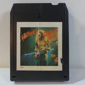 テッド・ニュージェント - ステート・オブ・ショック ~ FEA 36000 ~ 8トラック テープ カートリッジ、アルバム (Epic Records、1979) ~ 70年代のロック音楽