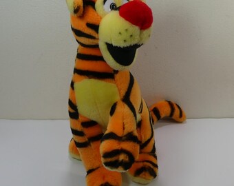 ティガー ~ くまのプーさんキャラクター 11 インチ ぬいぐるみ