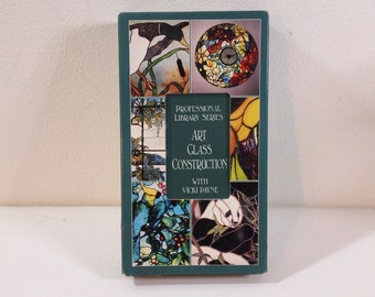 Construcción de vidrio artístico con Vicki Payne - Casete VHS, 60 min. (Cutters Video Production, 1987) ~ Vídeo instructivo de los años 80