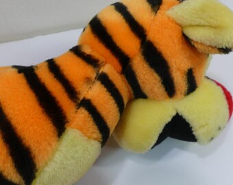 ティガー ~ くまのプーさんキャラクター 11 インチ ぬいぐるみ