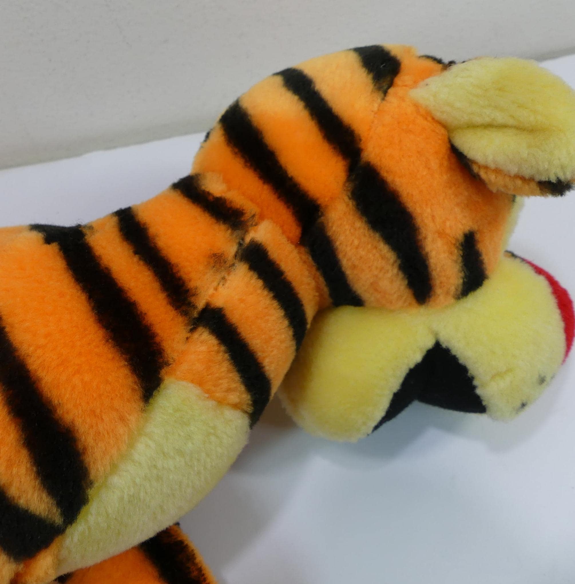 巨　ティガー　ぬいぐるみ ティガー ~ くまのプーさんキャラクター 11 インチ ぬいぐるみ