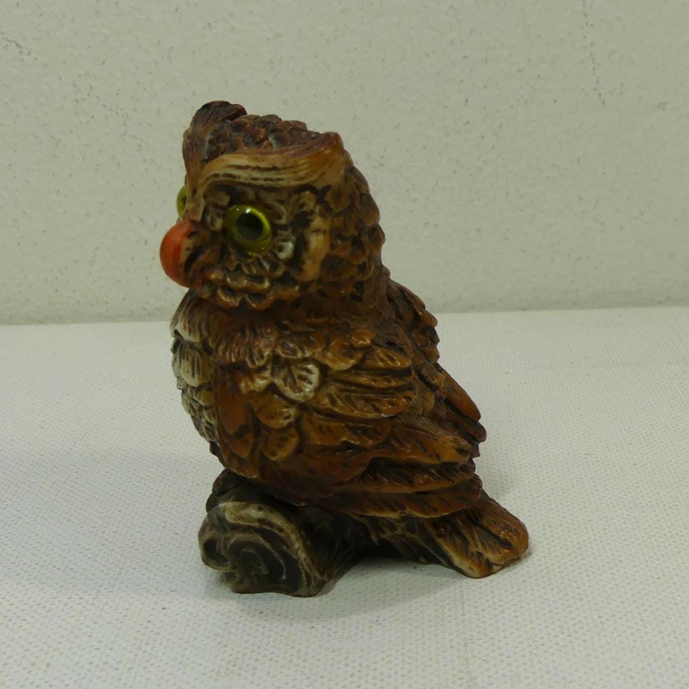 ヴィンテージ ディピント ア マノ イタリア 樹脂製 丸太にとまる