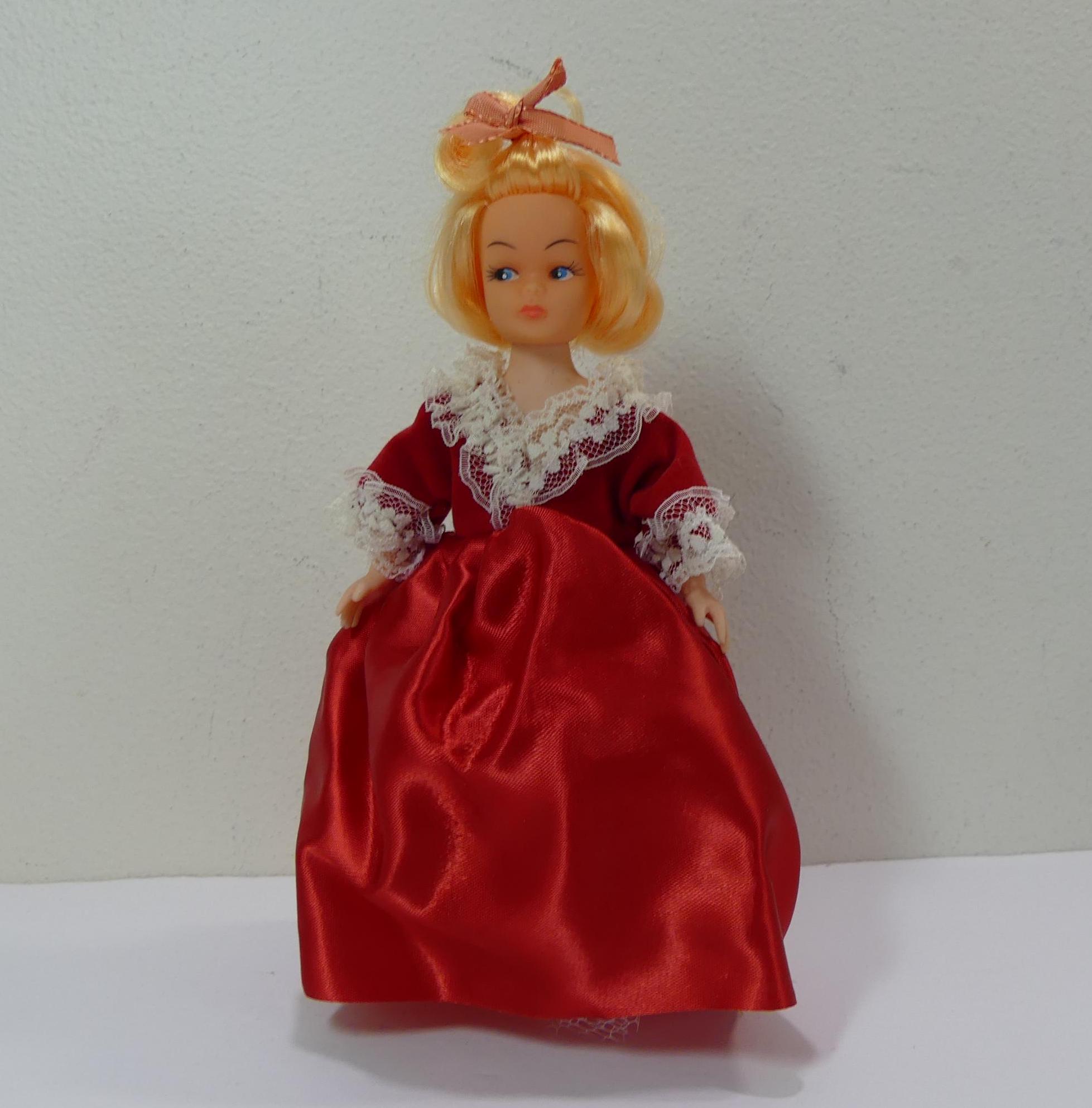 Jolie Poupée Mannequin Martine MF - Blonde En Robe De Soirée Rouge - Vintage Coffret D'origine