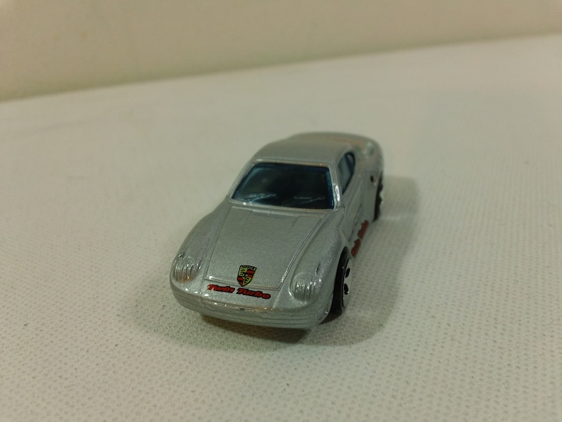 loose 1:64 scale diecast toy sports car 1999 Mattel Hot Wheels Porsche 959 ~ Collector #1030