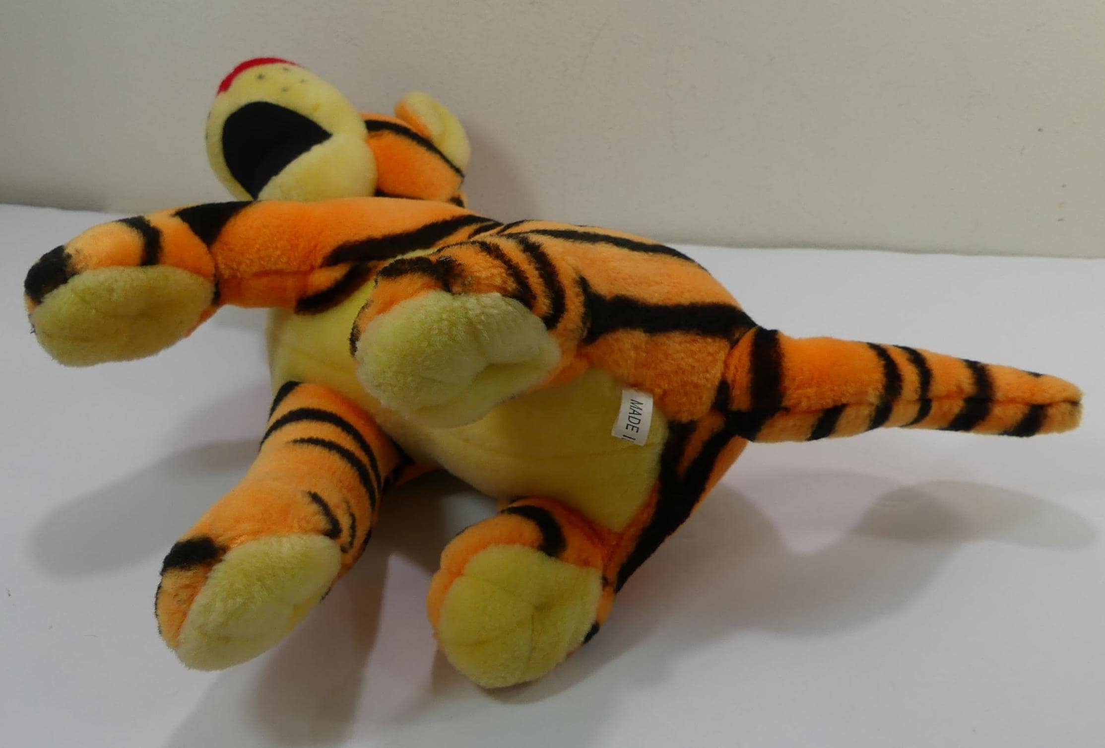 ティガー ~ くまのプーさんキャラクター 11 インチ ぬいぐるみ