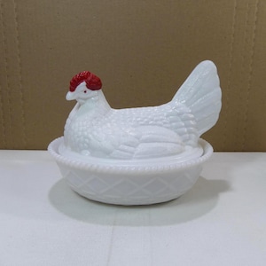 Westmoreland Milk Glass 7.5&quot; Hen on Nest Covered Dish