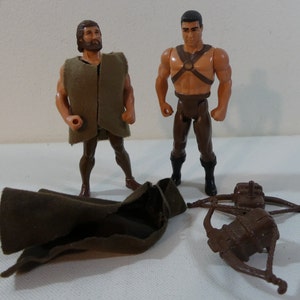 1991 Kenner Robin Hood: Prince of Thieves toy lot ~ Little John & Dark Warrior loose Action Figures with Robin Hood cape and Spear Launchers