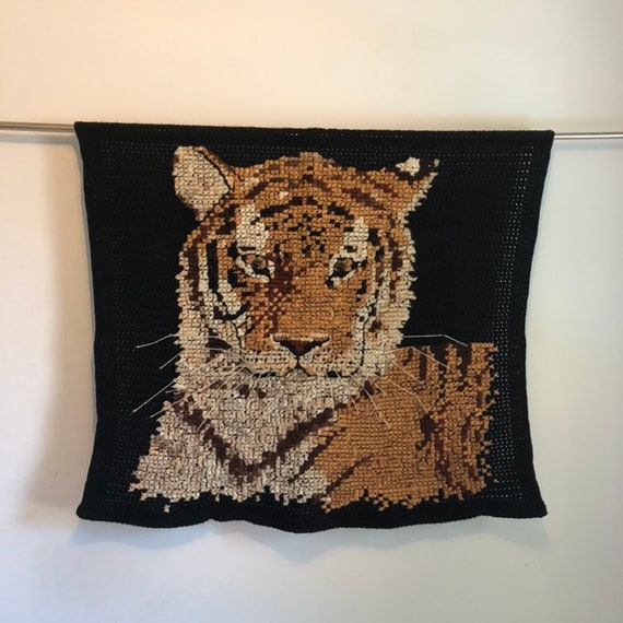 vintage tiger crochet decor | rawr |  wall hanging | latch hook look | crochet tiger | tiger decoration | crochet wall hanging