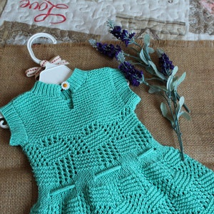 Modèle de tricot Robe bébé enfant en bas âge Robe bébé Rosalinda tailles 0-3, 3-6, 12 mois et 24 mois robe en tricot de dentelle pour bébé modèle pdf image 7
