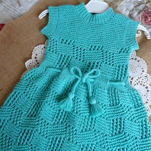 Modèle de tricot Robe bébé enfant en bas âge Robe bébé Rosalinda tailles 0-3, 3-6, 12 mois et 24 mois robe en tricot de dentelle pour bébé modèle pdf image 6
