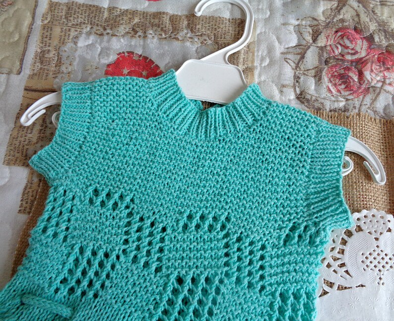 Modèle de tricot Robe bébé enfant en bas âge Robe bébé Rosalinda tailles 0-3, 3-6, 12 mois et 24 mois robe en tricot de dentelle pour bébé modèle pdf image 4