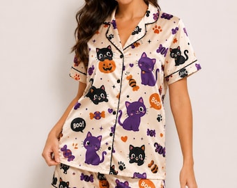 Halloween kat crème satijnen pyjamaset, korte mouw polyester zijden pyjama, spooky schattig zwart paars kitten loungewear, herfstcadeau voor haar
