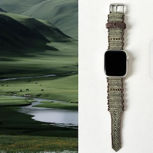 Trollkarlen från Oz olivgrönt makraméband för Apple Watch, handvävt boho-armband med mässingspärlor, passar 42/44/45/49 mm Ultra, Cottagecore iWatch