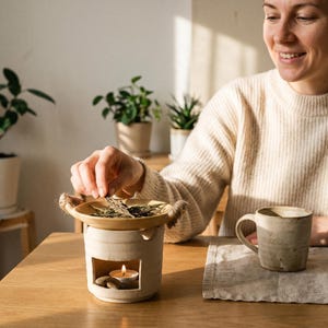 Minimalist Ceramic Oil Burner, Zen Tea Light Wax Warmer, Cream Speckled Fragrance Diffuser, Handmade Pottery, Wellness Gift for Meditation