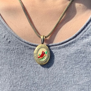 Locket Pendant With Photo, Cardinal Gold Locket For Keychain, Victorian Lockets Antique Necklace Pendant, DIY Supplies, Oval Locket 23x29mm