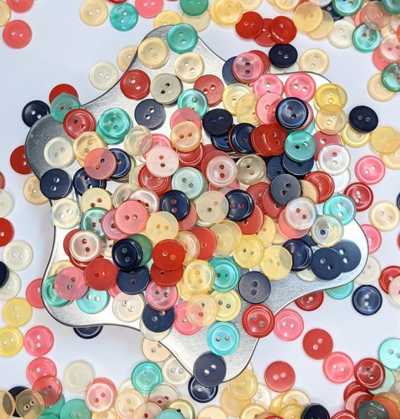 Buttons Sewing, Plastic Buttons Bulk For Crafts Baby Sweater, DIY Jewelry Embellishment Scrapbooking Supplies, 0.5 lb