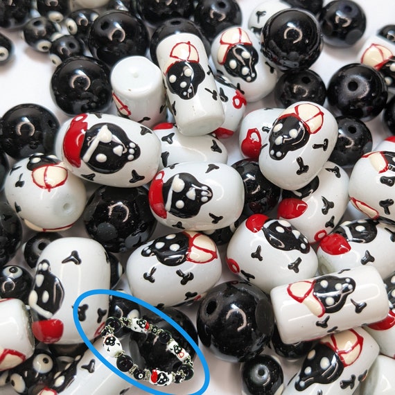 Pirate Skull Glass Beads Bulk, Black White Skull Beads For Bracelet Making, Halloween Craft DIY Jewelry Supplies, Gift For Beader, 160 pcs