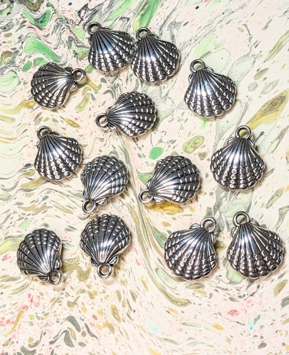 Seashell Charms - Plastic Silver Small Pendant - For Necklace Bracelet Earrings making - DIY Jewelry - 140 pcs