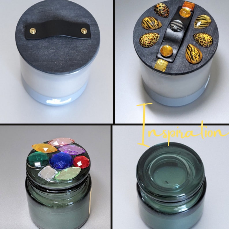 Puede incluir: Cuatro tarros de velas diferentes con diversas tapas decorativas. Las tapas est&aacute;n decoradas con pedrer&iacute;a, estampado animal y una correa de cuero negra. Los tarros son todos de vidrio transparente y tienen un interior blanco.