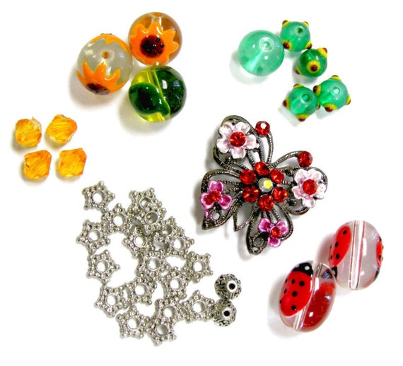 Glass Beads Kit, Butterfly Bracelet Starter Kit Supplies For Kids, Beads Butterfly Pendant Charm Focal Piece For DIY Jewelry Making 15 Beads