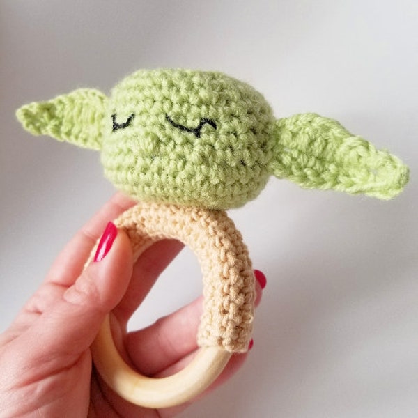 New! Now with rattle feature! Baby Yoda Alien crochet natural wood baby teething ring, eco baby toy, rattle, Child, organic,