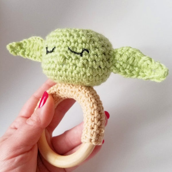 Nouveau ! Maintenant avec la fonction hochet ! Anneau de dentition bébé en bois naturel au crochet Baby Yoda Alien, jouet écologique pour bébé, hochet, enfant, bio,