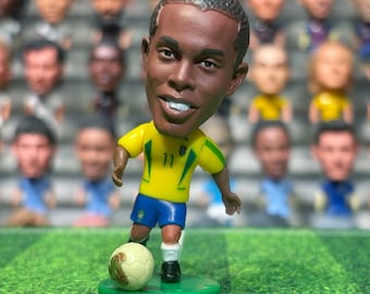 Ronaldinho Figurine – FC Barcelona 2005/2006 UCL Kit | Mini