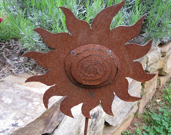 Metal Garden sun, Yard Art