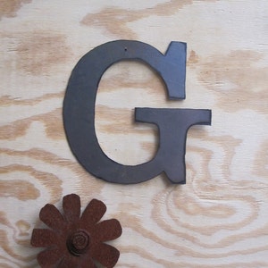 Rusted Metal letter G image 1