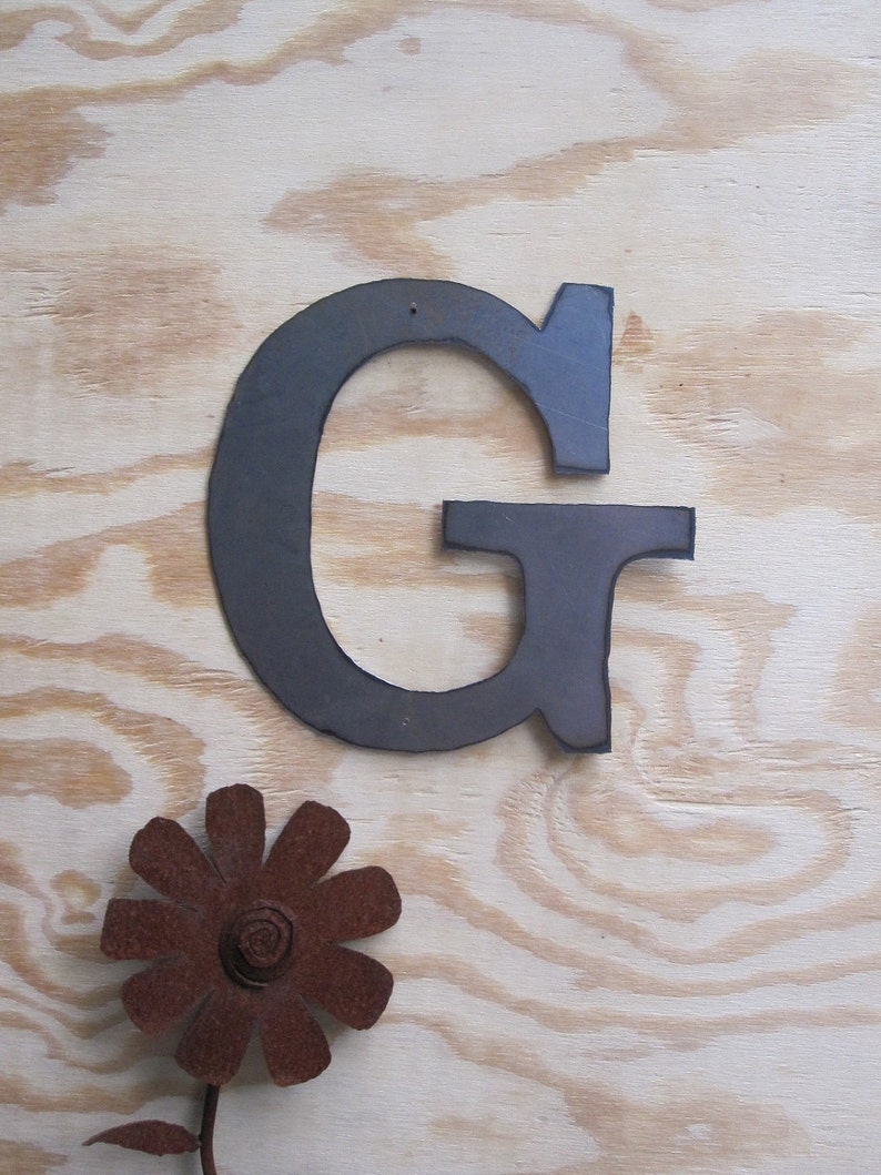 Rusted Metal letter G image 1