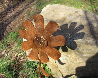 Handmade Metal Garden Flower, Yard Art.