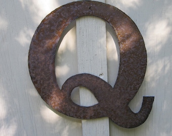 Metal letter "Q"