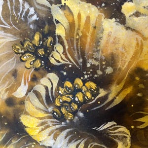 Tableau abstrait fleur dorée : art intuitif Auce Biele (76 x 80 cm)