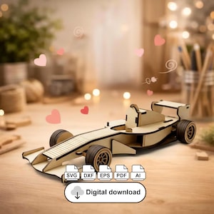 Op de afbeelding: Een houten model van een Formule 1-raceauto met gedetailleerde kenmerken, waaronder wielen en een cockpit. Het model is gemaakt van lichtgekleurd hout en is beschikbaar als digitale download. De afbeelding bevat pictogrammen voor verschillende bestandsformaten en de tekst "Digital download."
