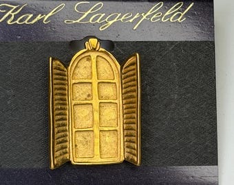 Lagerfeld Window Pin