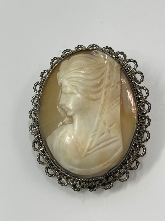 Cameo Pin or Pendant