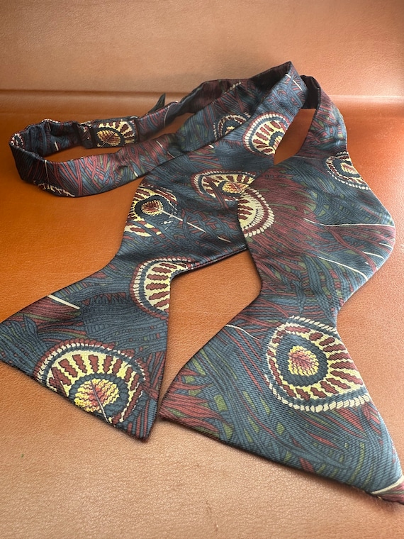 Liberty of London Hera Print Silk Bow Tie - image 1