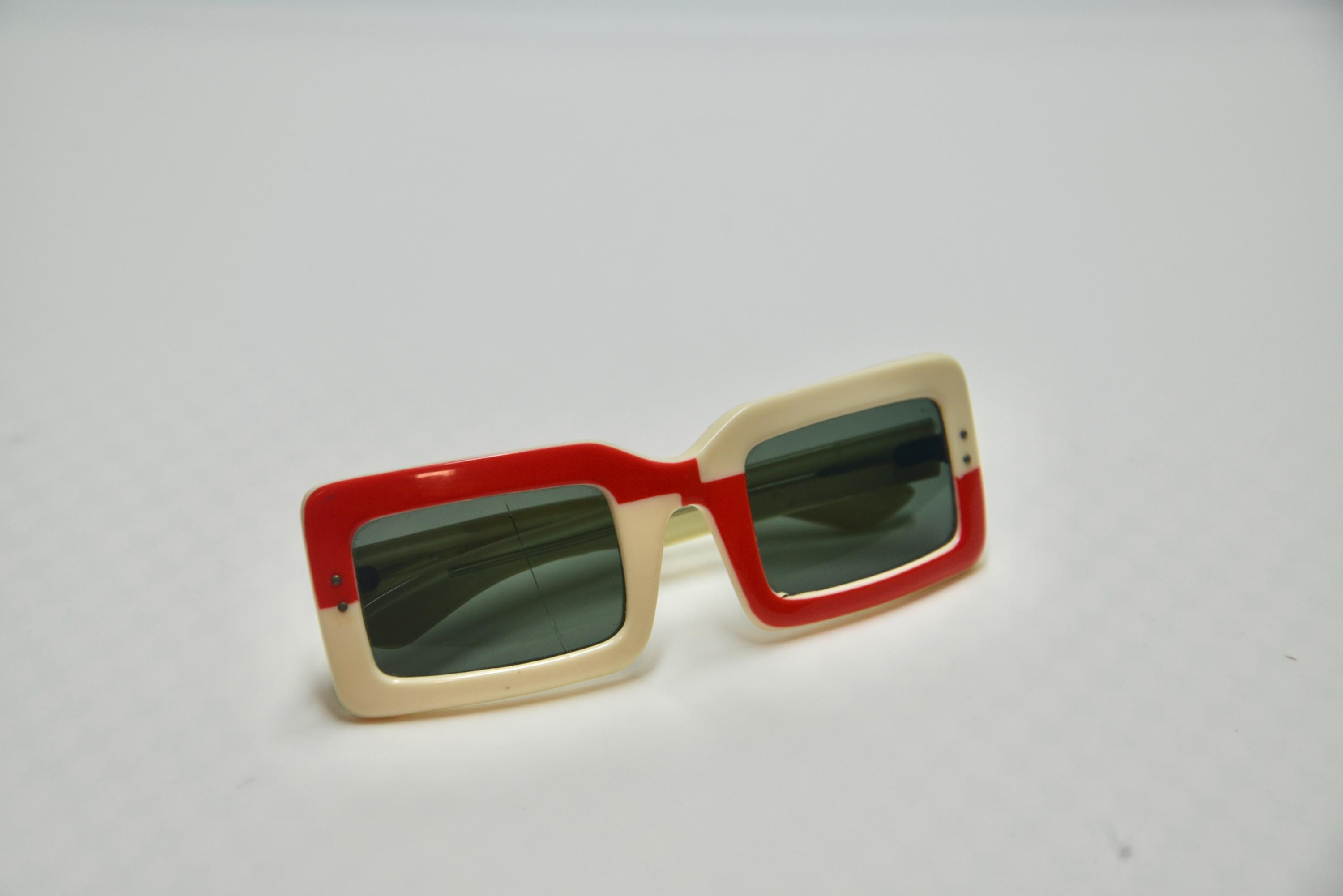 【1960’s】 FRAME FRANCE Sunglasses s-l400.jpg