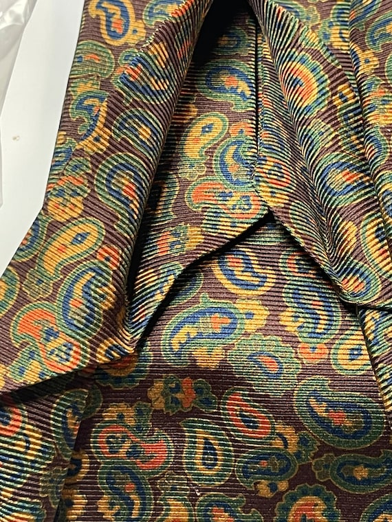 Cravate Isaia Napoli 100% Cachemire Verte à Chevrons - 7 Plis, Neuve Avec étiquette