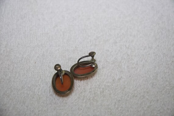Vintage Cameo Shell Screwback Earrings - image 8